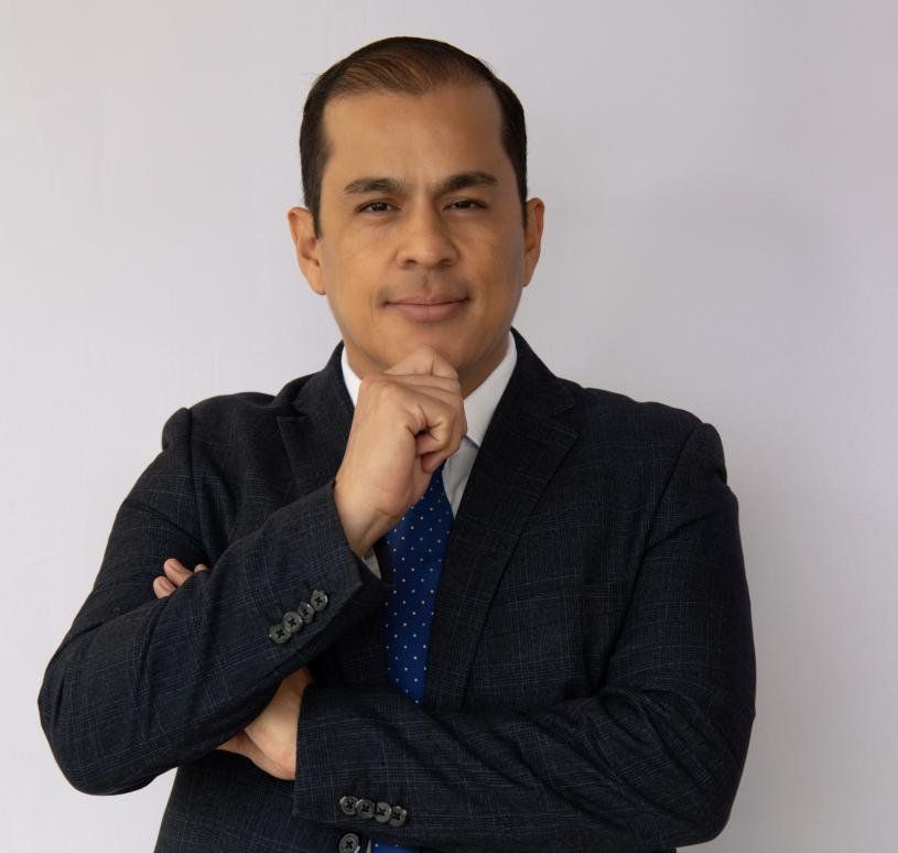 Lic. Marvin Sabino Flores, fundador de Educación Empresarial Sin Límites